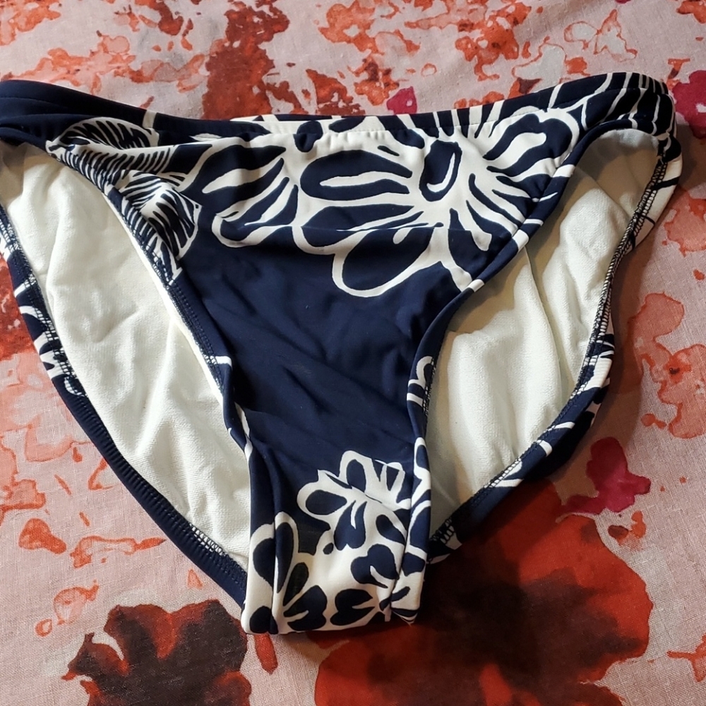 Bikini‎ bottom 👙